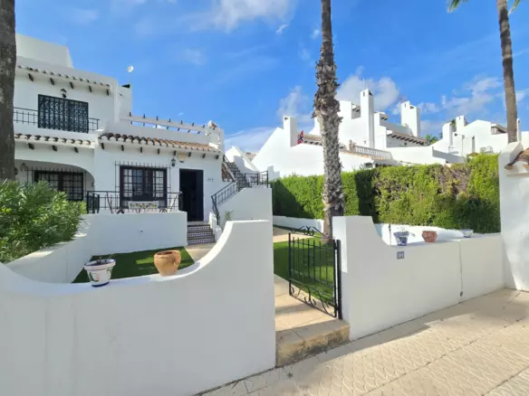 2-bedroom Property In Villamartin, Spain (66 M²)