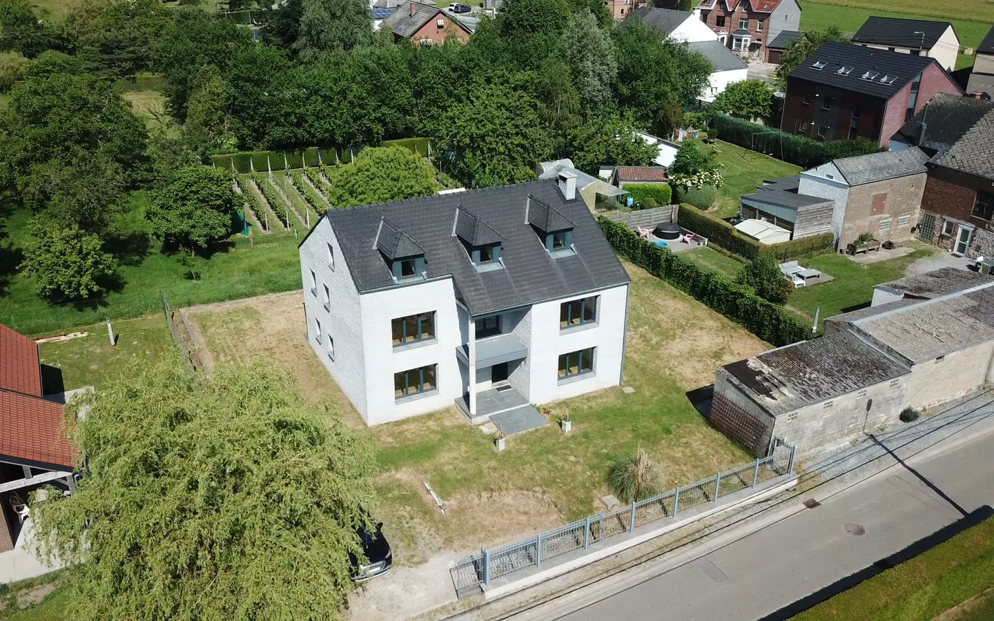 Large 400 M² Family Home · 5 Bedrooms · 10 Min From Namur