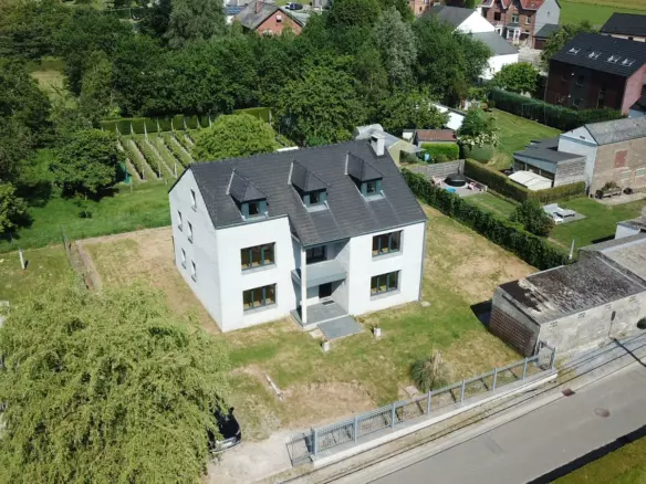 Large 400 M² Family Home · 5 Bedrooms · 10 Min From Namur