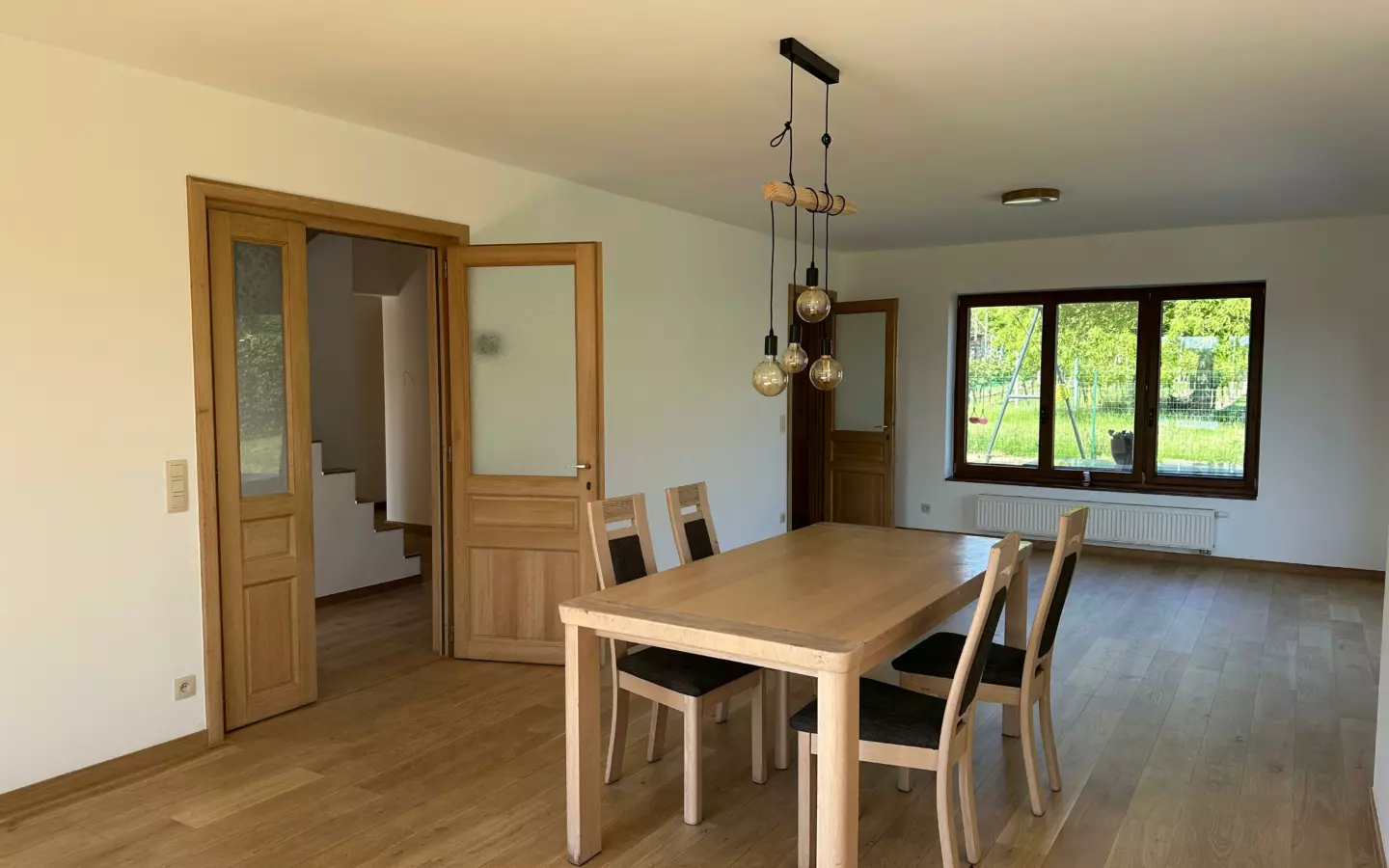 Large 400 M² Family Home · 5 Bedrooms · 10 Min From Namur