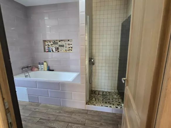 Large 400 M² Family Home · 5 Bedrooms · 10 Min From Namur