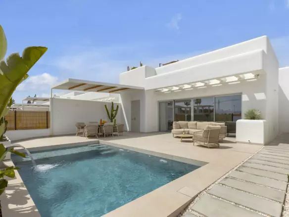 3-bedroom Villa In Los Alcázares, Spain (103 M²)