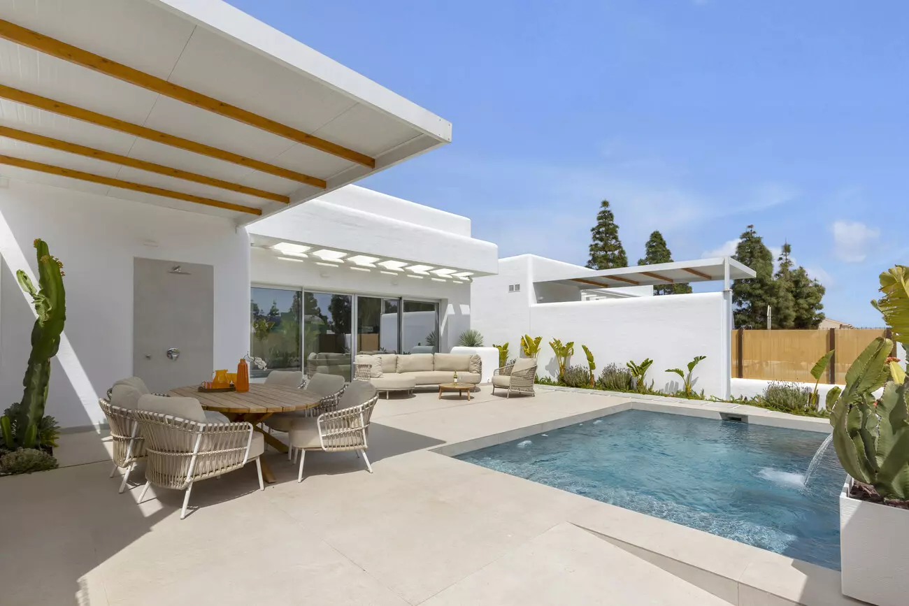 3-bedroom Villa In Los Alcázares, Spain (103 M²)