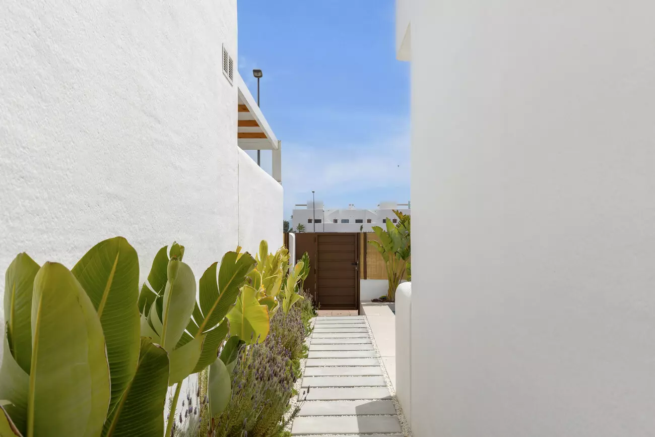 3-bedroom Villa In Los Alcázares, Spain (103 M²)