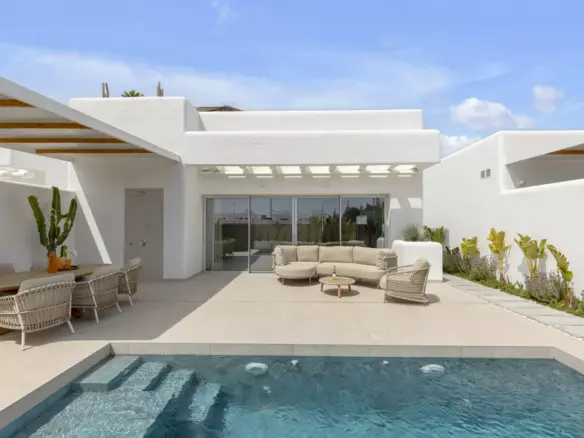 3-bedroom Villa In Los Alcázares, Spain (103 M²)