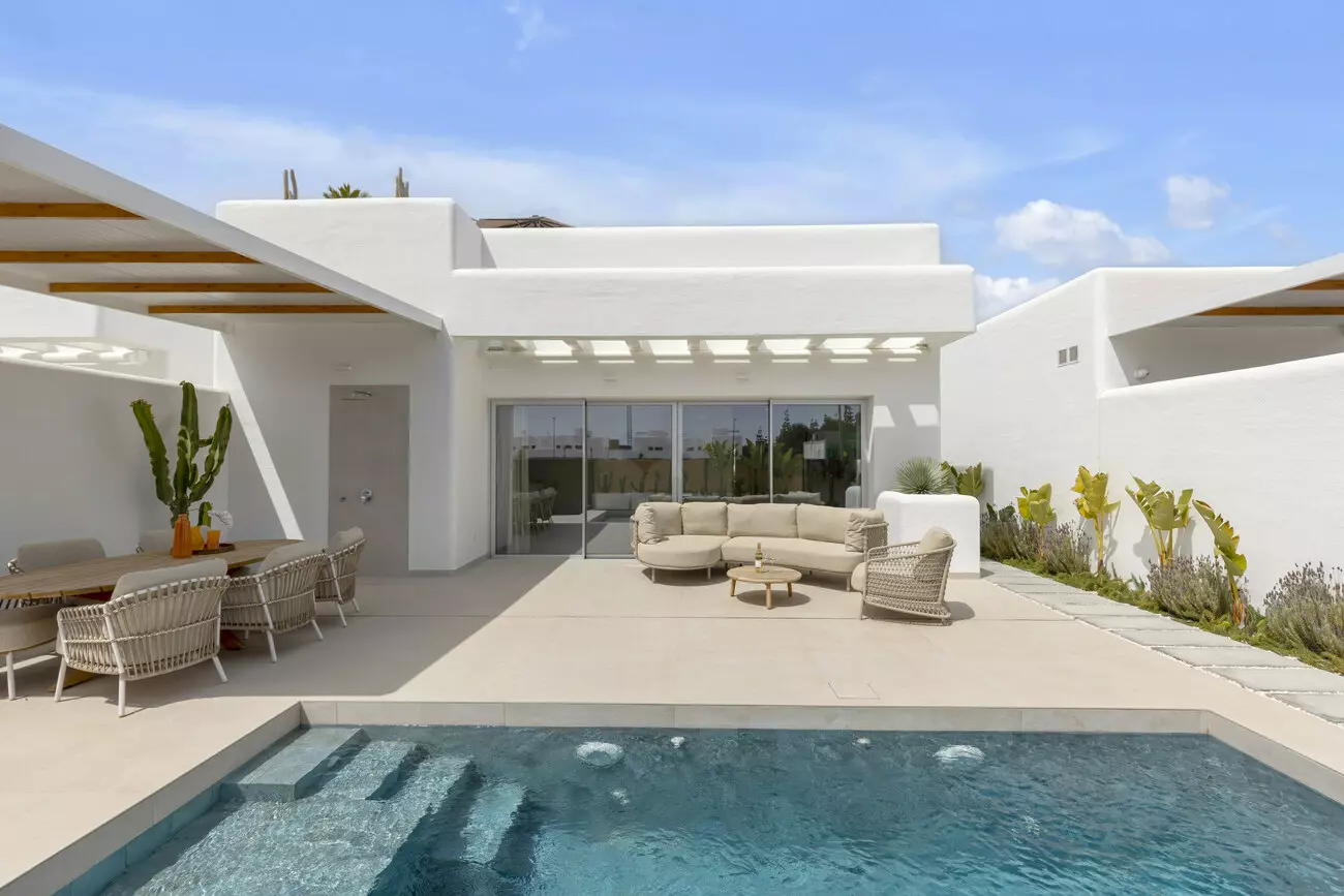 3-bedroom Villa In Los Alcázares, Spain (103 M²)
