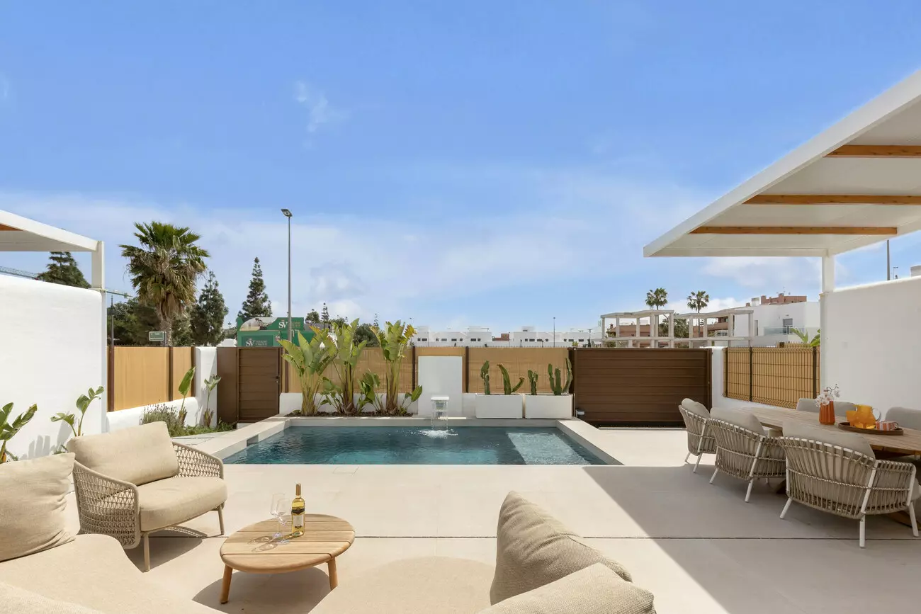 3-bedroom Villa In Los Alcázares, Spain (103 M²)