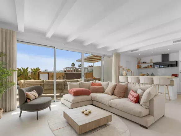 3-bedroom Villa In Los Alcázares, Spain (103 M²)