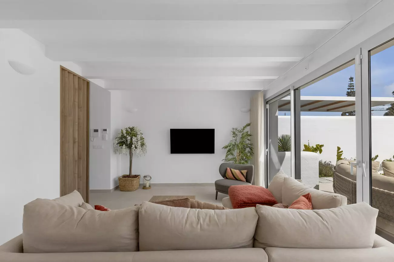 3-bedroom Villa In Los Alcázares, Spain (103 M²)