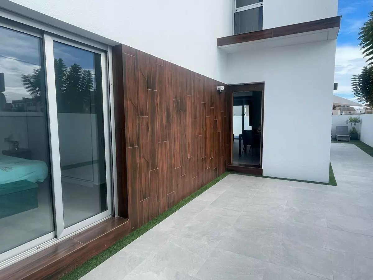 3-bedroom Villa In San Fulgencio, Spain (175 M²)
