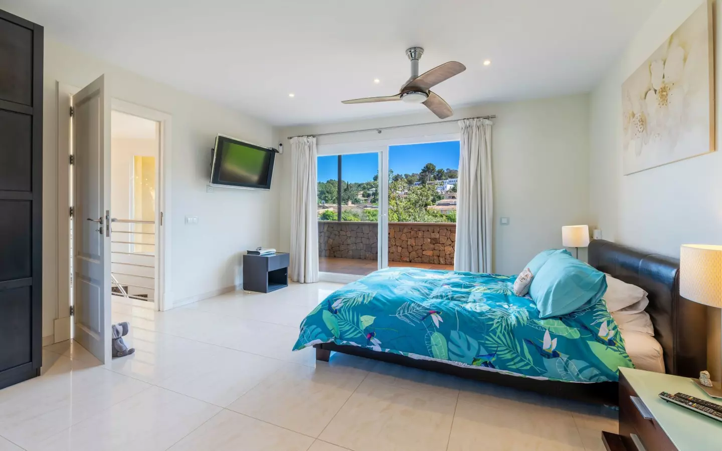 4-bedroom Villa In Calvià, Spain (368 M²)