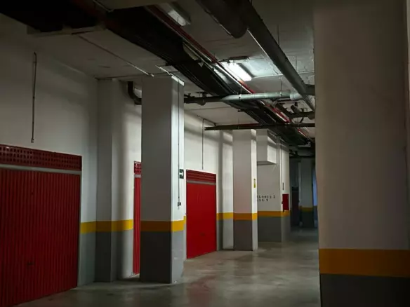 1-bedroom Garage In Villajoyosa, Spain (20 M²)