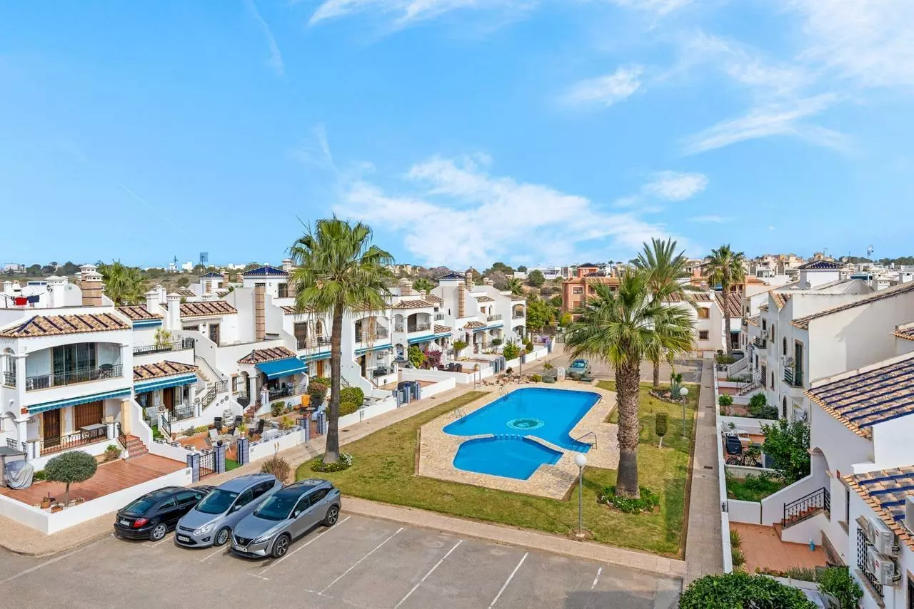 2-bedroom Penthouse In Orihuela Costa, Spain (79 M²)