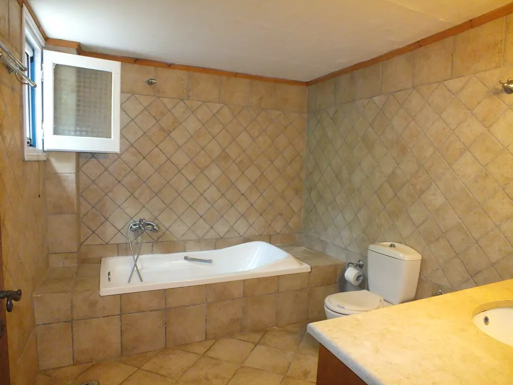 3-bedroom Detached House In Corfu, Greece (140 M²)