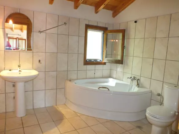 3-bedroom Detached House In Corfu, Greece (140 M²)