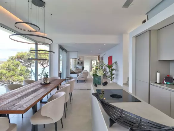 3-bedroom Villa In Calvià, Spain (330 M²)