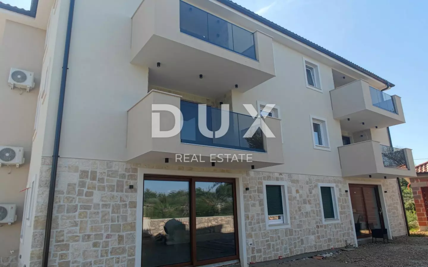 4-bedroom Apartment In Malinska, Croatia (152 M²)