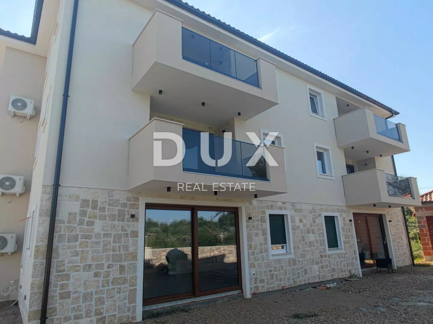 4-bedroom Apartment In Malinska, Croatia (152 M²)