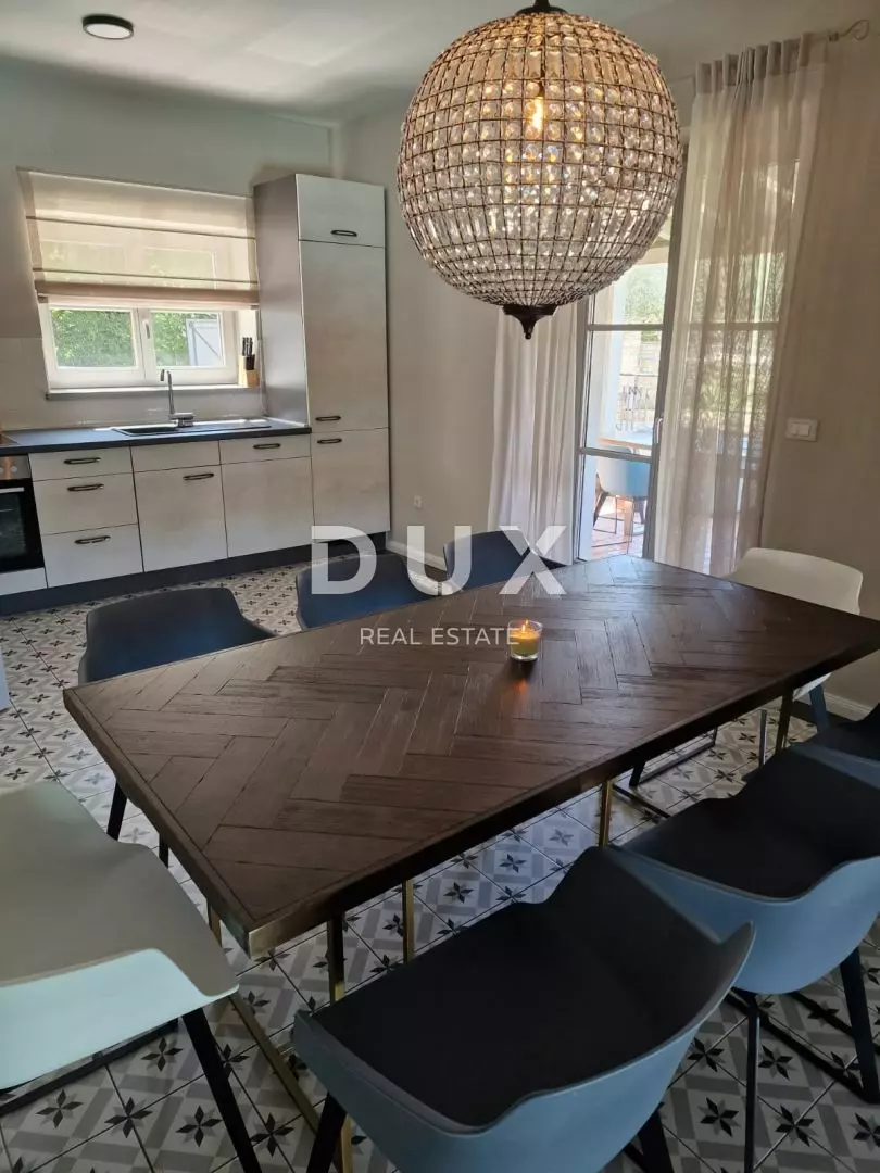 1701860264_img-20231206-wa0020-14a7df 5-bedroom Villa In Poreč, Croatia (177 M²)