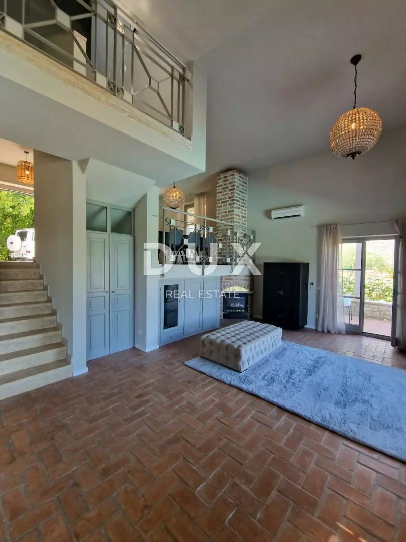 1701860276_img-20231206-wa0017-a29fca 5-bedroom Villa In Poreč, Croatia (177 M²)