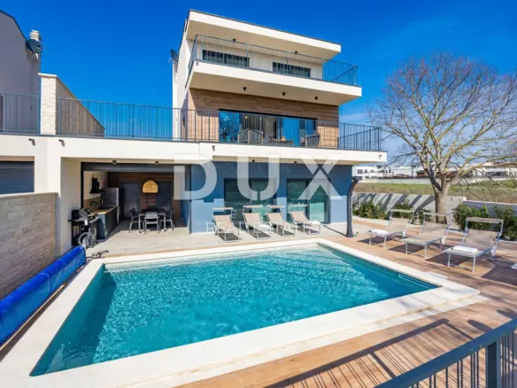 4-bedroom Villa In Banjole, Croatia (244 M²)