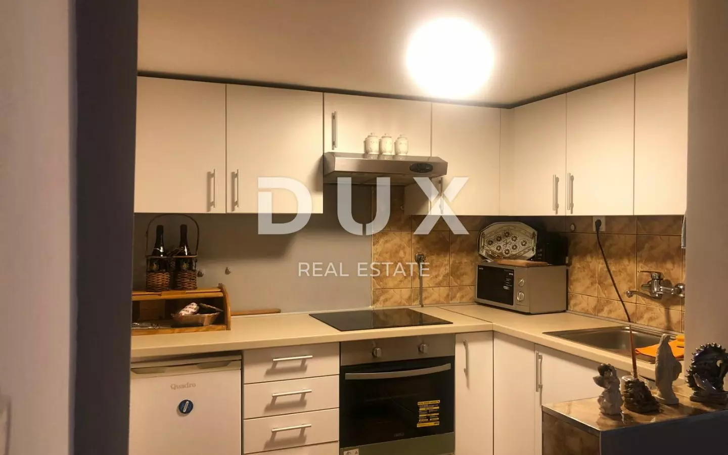 3-bedroom Apartment In Bulevard, Croatia (99 M²)