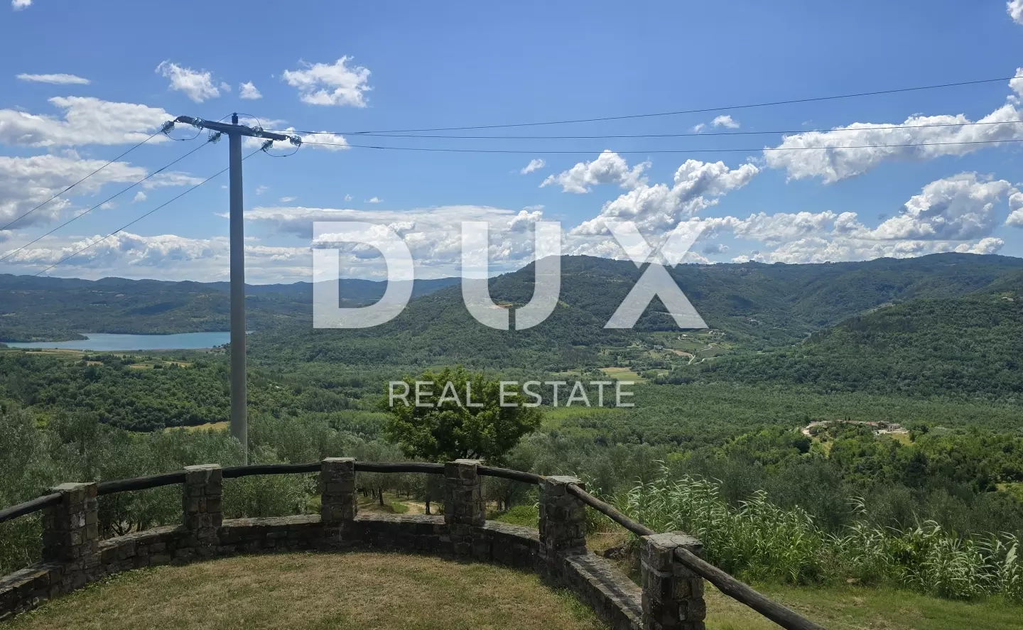 Land In Motovun, Croatia (170.416 M²)
