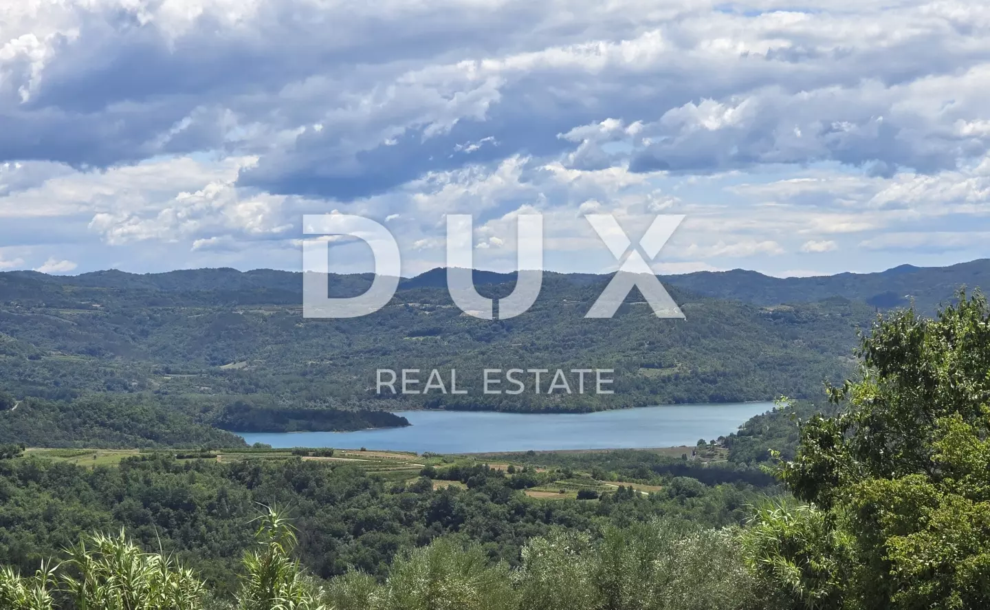 Land In Motovun, Croatia (170.416 M²)