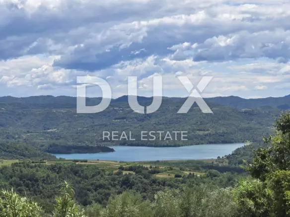 Land In Motovun, Croatia (170.416 M²)