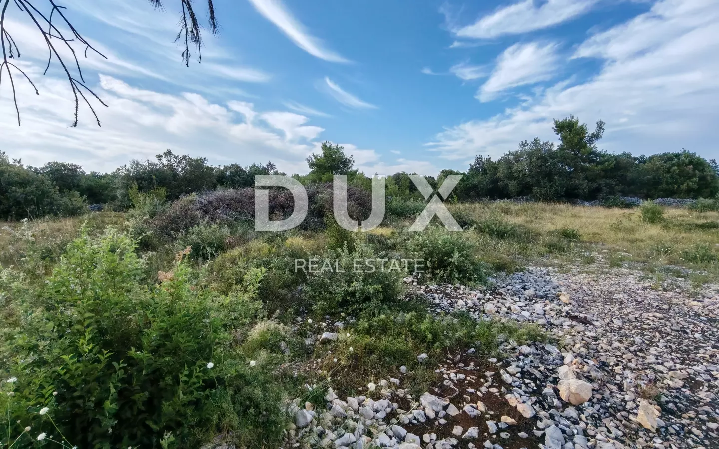 Land In Vrsi, Croatia (607 M²)
