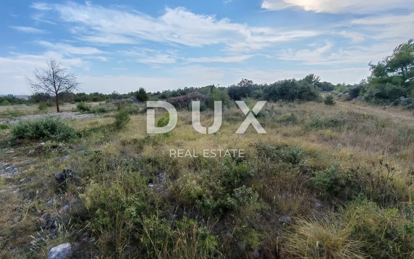 Land In Vrsi, Croatia (607 M²)
