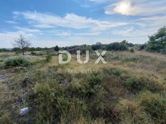 Land In Vrsi, Croatia (607 M²)