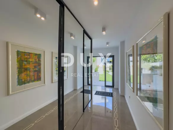 2-bedroom Apartment In Lovran, Croatia (106 M²)