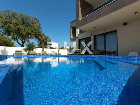 4-bedroom Villa In Zaton, Croatia (313 M²)