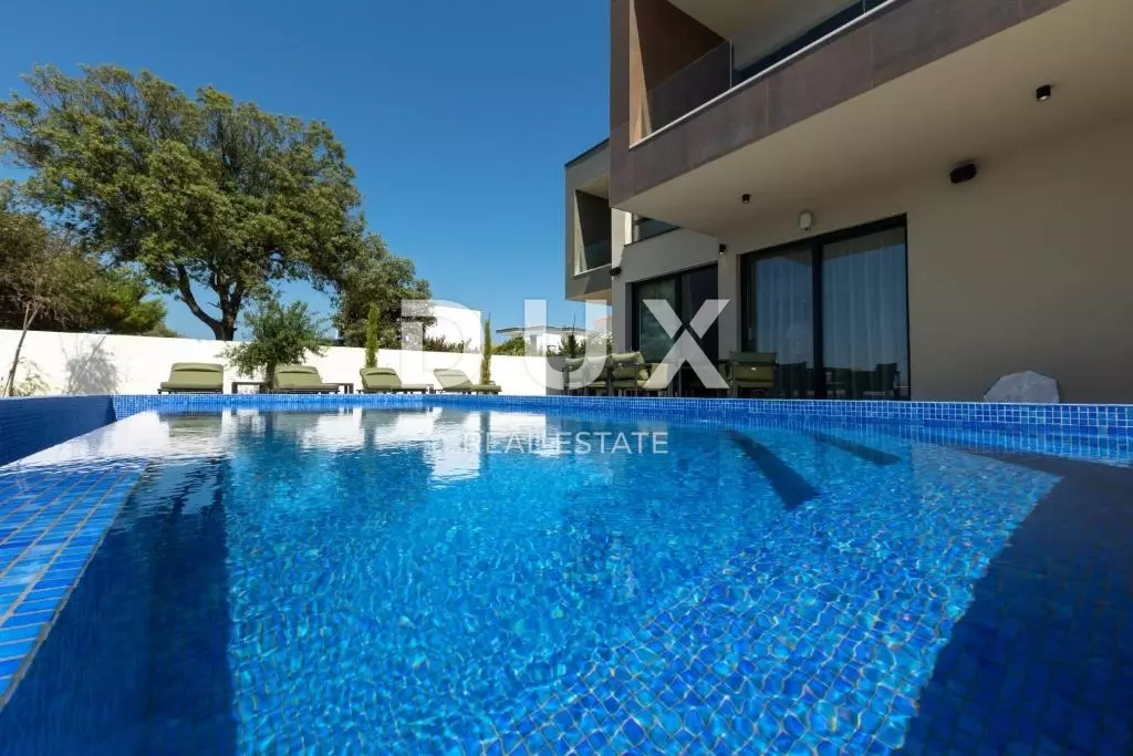 4-bedroom Villa In Zaton, Croatia (313 M²)