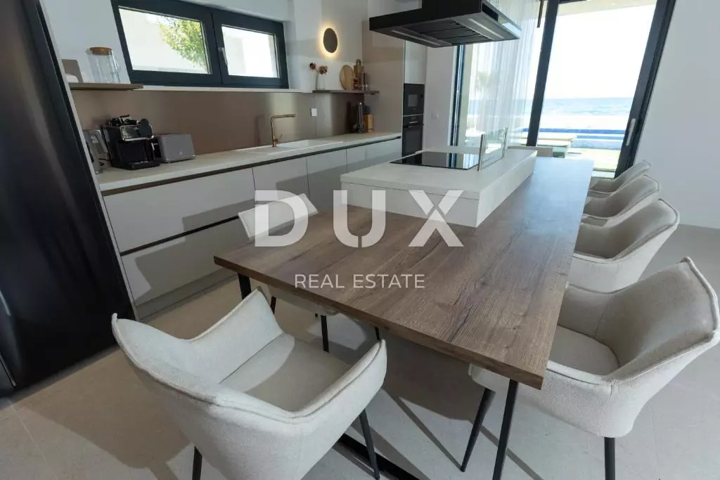 4-bedroom Villa In Zaton, Croatia (313 M²)