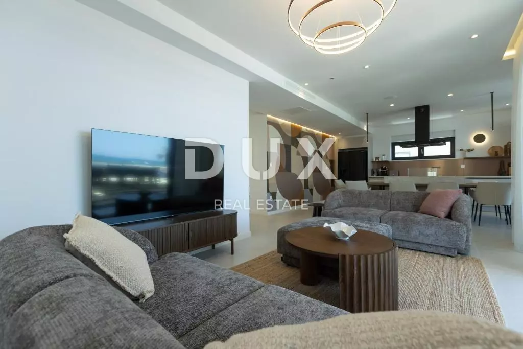 4-bedroom Villa In Zaton, Croatia (313 M²)
