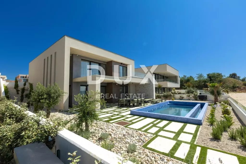 4-bedroom Villa In Zaton, Croatia (313 M²)