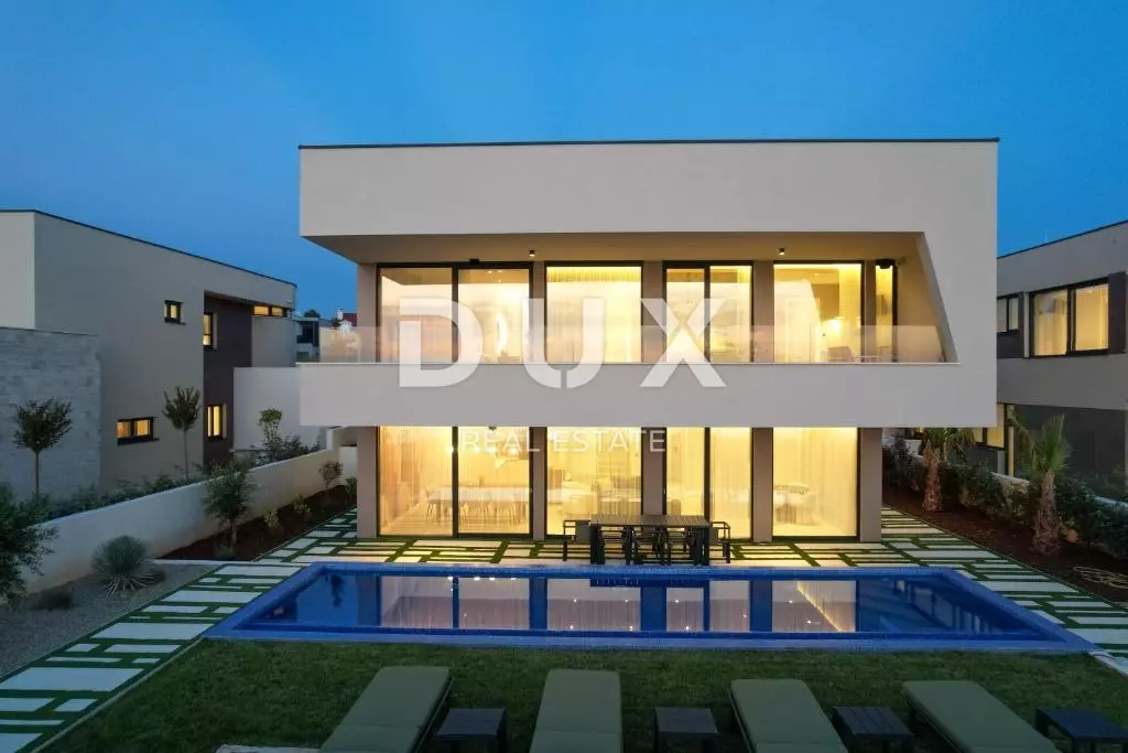 4-bedroom Villa In Zaton, Croatia (265 M²)