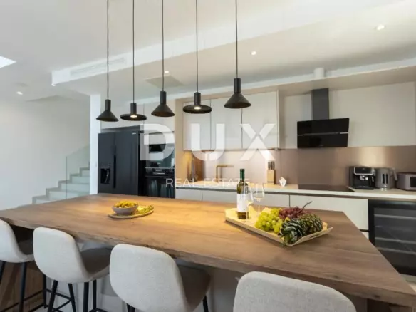 4-bedroom Villa In Zaton, Croatia (275 M²)