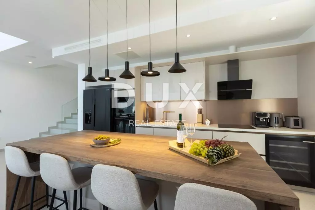4-bedroom Villa In Zaton, Croatia (275 M²)