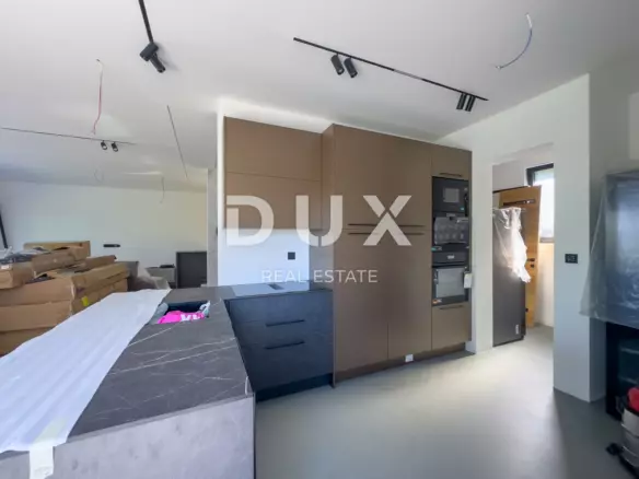 3-bedroom Villa In Njivice, Croatia (349 M²)