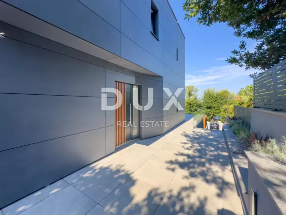 3-bedroom Villa In Njivice, Croatia (349 M²)