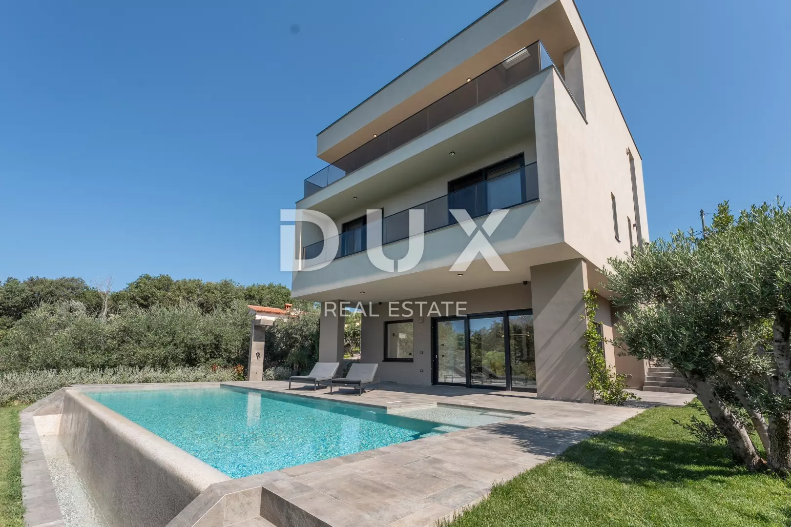 5-bedroom Villa In Medulin, Croatia (311 M²)