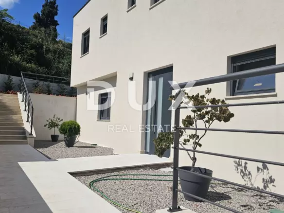 5-bedroom Villa In Lovran, Croatia (298 M²)