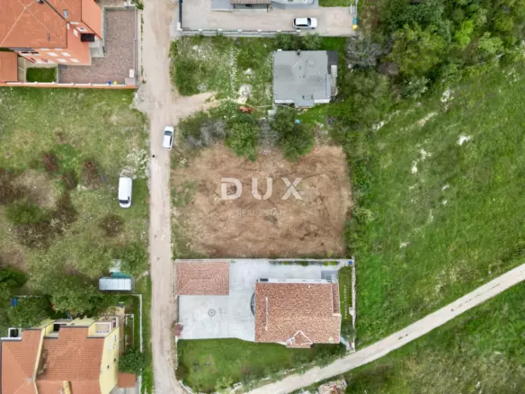 Land In Kaštel