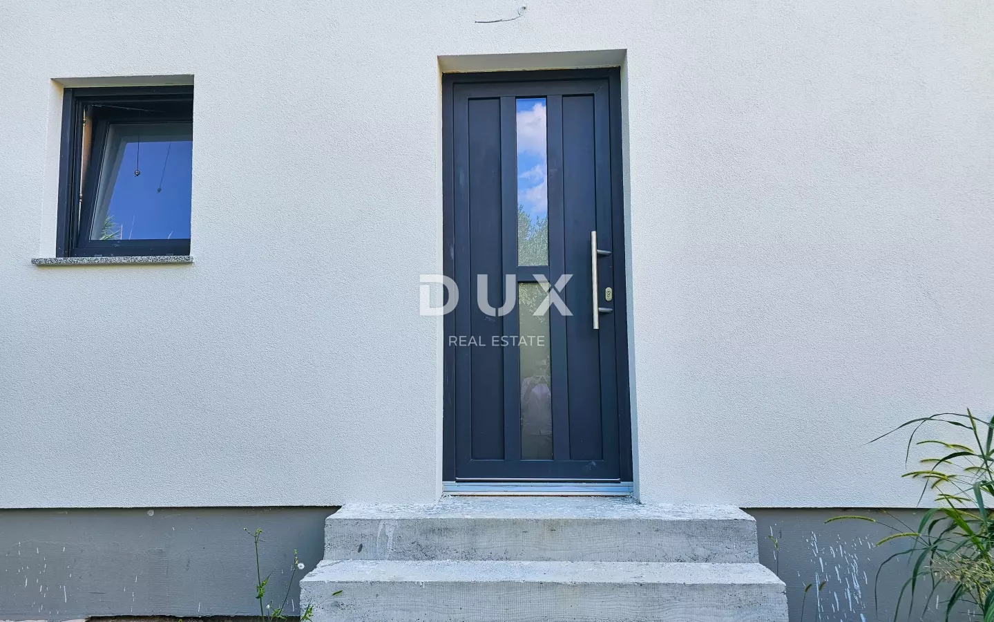 2-bedroom Apartment In Banjol, Croatia (99 M²)