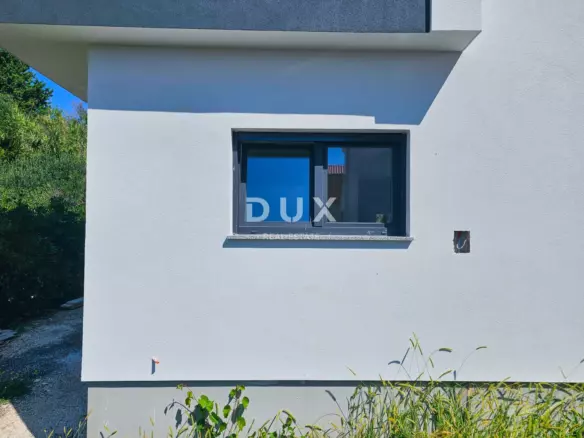2-bedroom Apartment In Banjol, Croatia (99 M²)