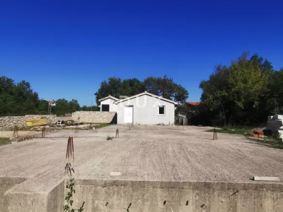 Land In Milohnići, Croatia (800 M²)