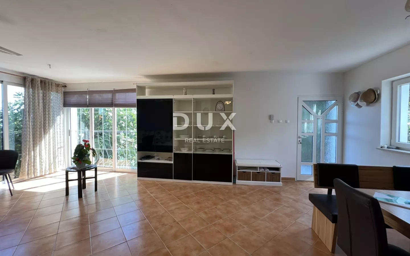 2-bedroom Apartment In Lovran, Croatia (82 M²)